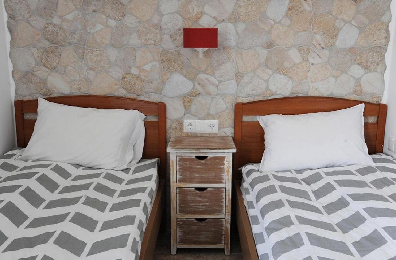Pension Subirats Perello El Perello  Exterior photo